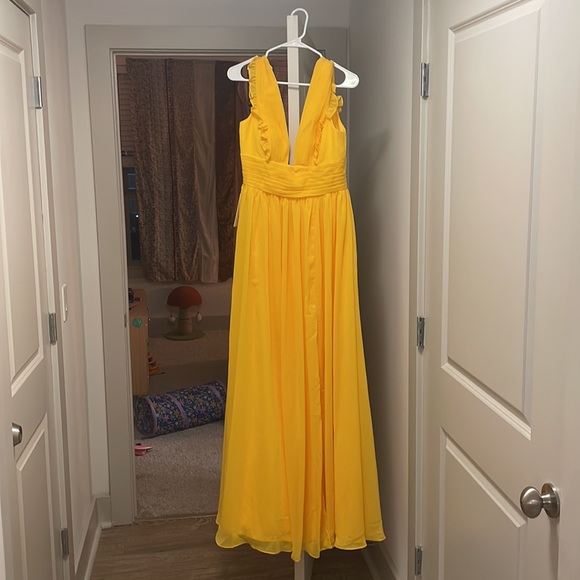 Babaroni Plunging V-Neck Ruffles Pleated Dress With Silt Marigold BABARONI - Picture 6 of 6